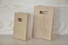 14 x 7 x 21 cm PUNGA CU MANER DECUPAT